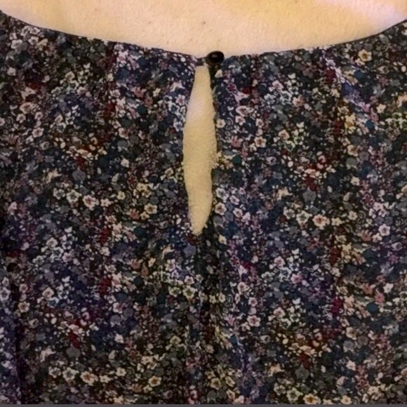 🌸3/$25 Charlotte Russe Flowy Floral Dress with Flutter Sleeves, Blue & Red Sz L - Picture 9 of 12